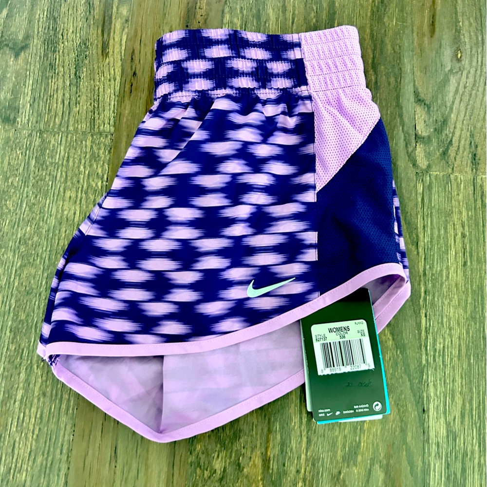 NIKE Dri-Fit with Liner Shorts 2.5” Size XS NWT